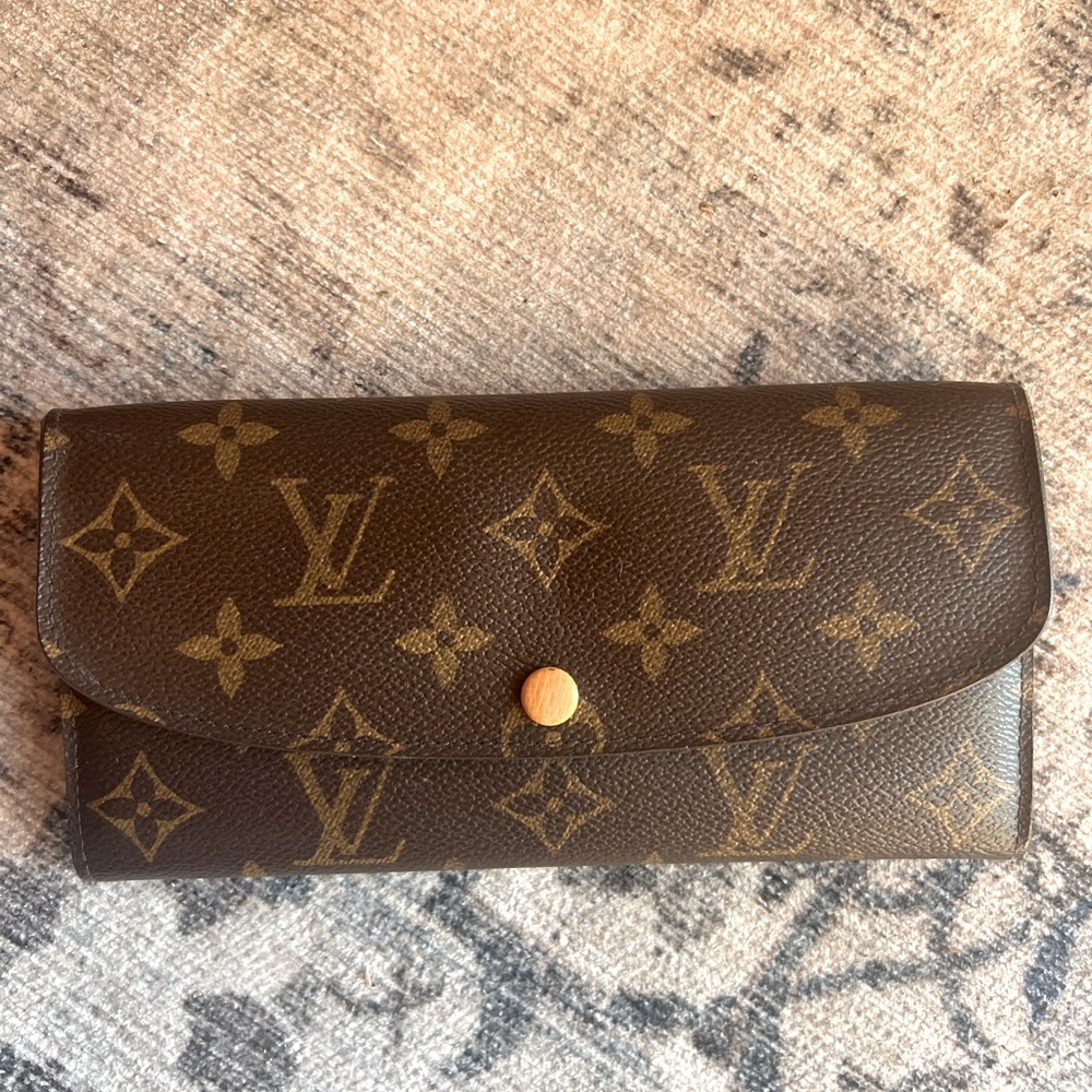Louis Vuitton Emilie wallet Saffron